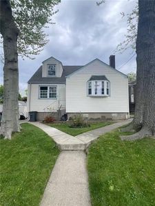 523 Woolley Ave, Staten Island, NY, 10314