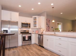 833 Countryside Ct, Avon, IN 46123