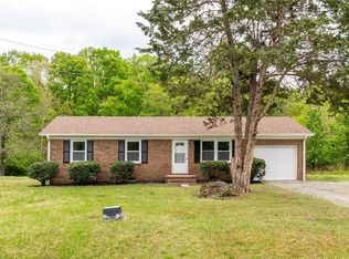 2409 Robertscourt Rd, Greensboro, NC 27406