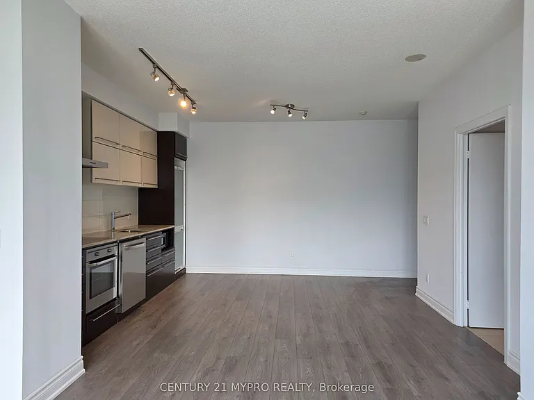770 Bay St #Penthouse 507 — Photo 6