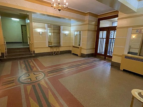 2nd image of 2260 Bronx Park E APT 4H
