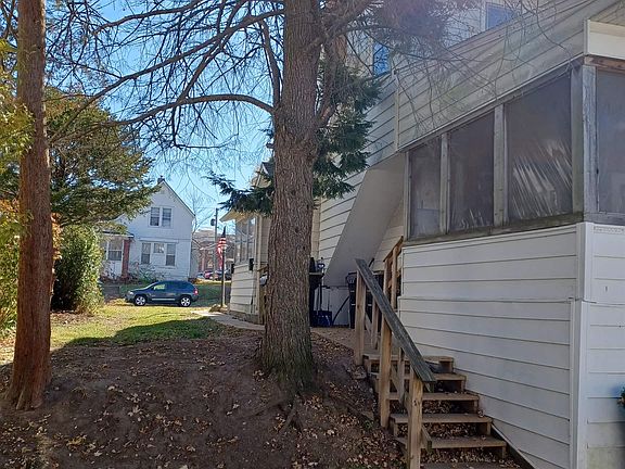 3rd image of 310-310 1/2 W Douglas St