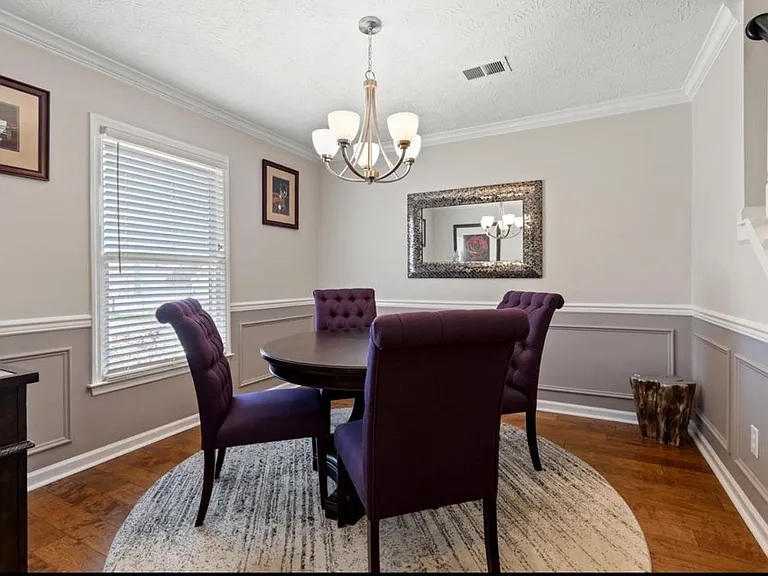 400 Amberley Dr — Photo 16