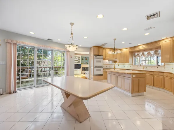 86-49 Dunton Street image 8 of 29