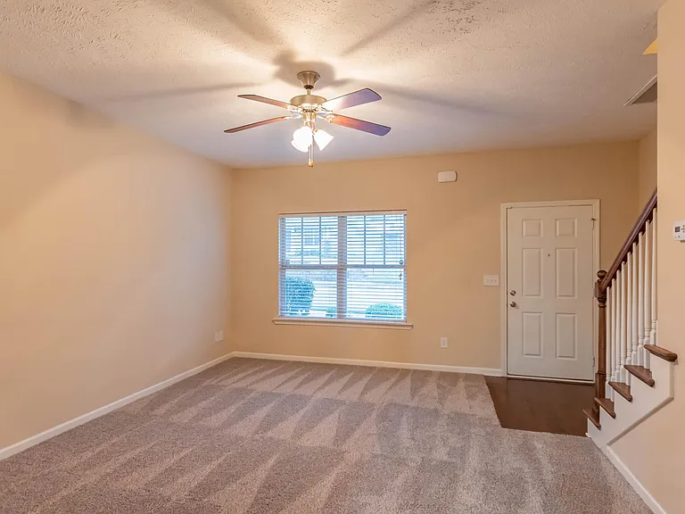 1512 Sprucedale Dr — Photo 6