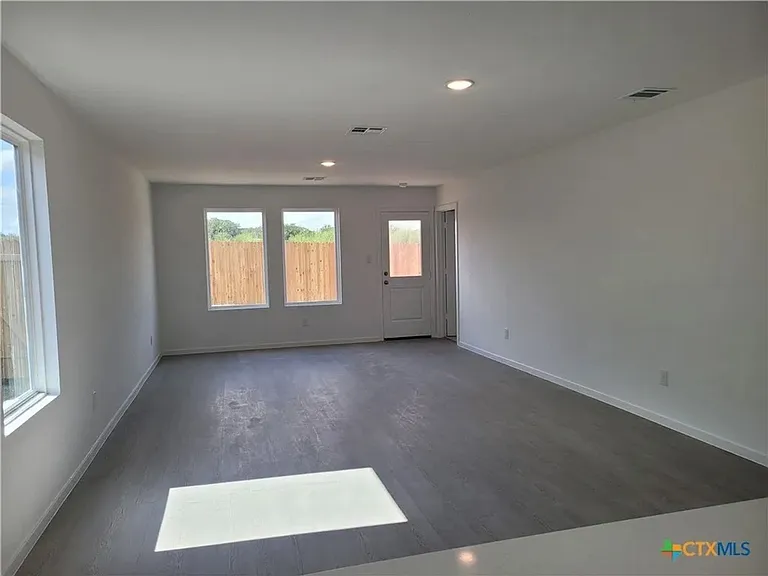 3310 Noir Ln — Photo 13
