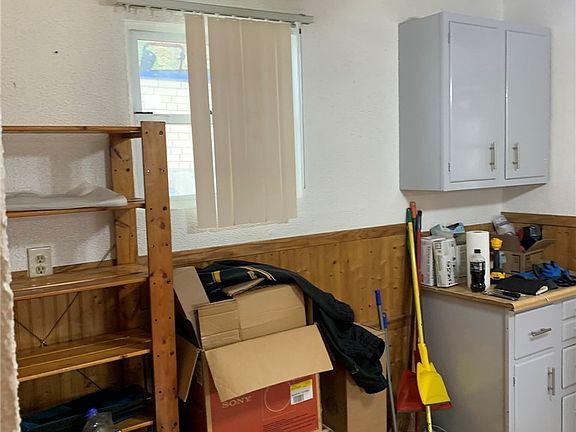 4th image of 807 6th St