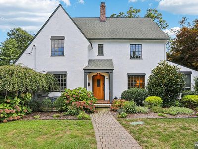 94 Sherwood Rd, Ridgewood, NJ, 07450