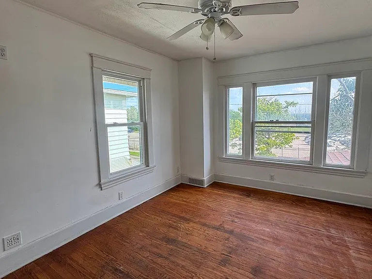 454 Lexington Ave — Photo 8