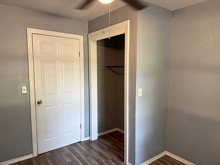 808 E Bank St — Photo 10