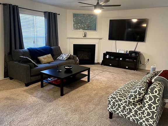 4th image of 221 Pomegranate Ln