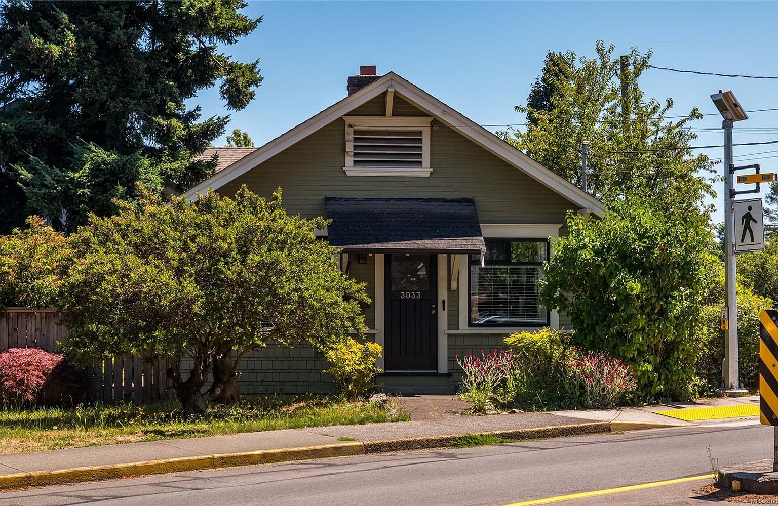 3033 Cedar Hill Rd, Victoria, BC V8T 3J2 | MLS #1004969 | Zillow