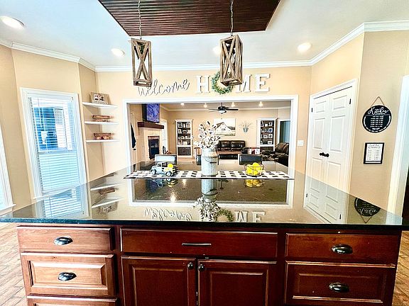 4th image of 14221 Country Wood Dr