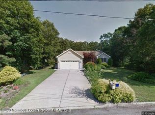 105 Leeward Rd, Manahawkin, NJ 08050