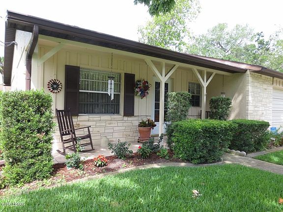 2nd image of 107 Tierra Cir
