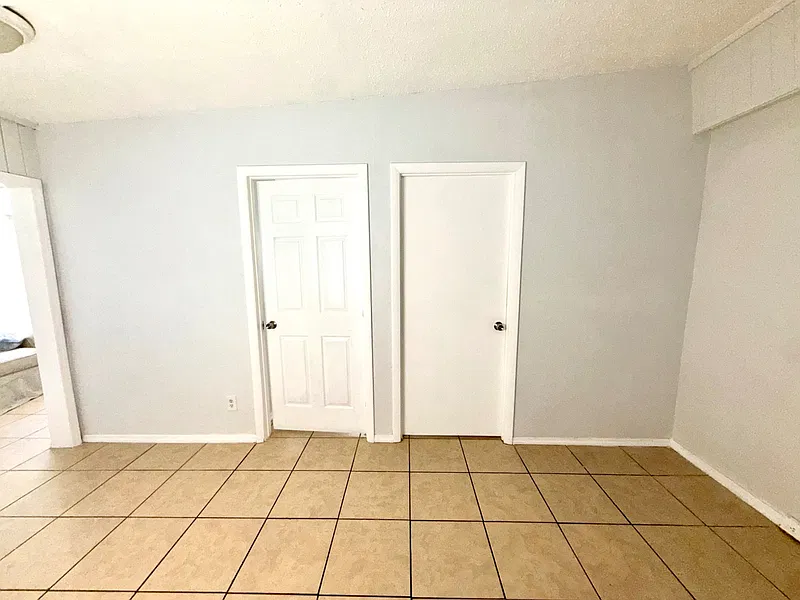 2 bed, 1.0 bath, 700 sqft, $1,300 — Photo 4
