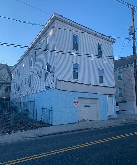 351-353 Lawrence St #4 — Photo 1