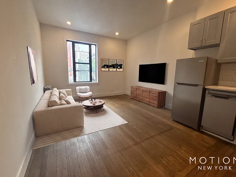 45 Tiemann Pl #3D — Photo 1