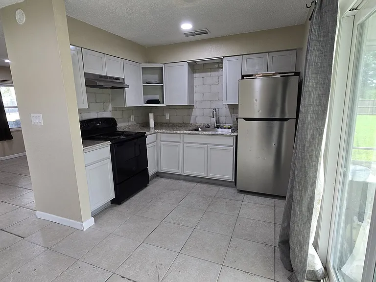 1101 Skyview Blvd #1 — Photo 11