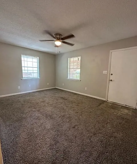 2116 Greenoaks Rd #1B — Photo 3