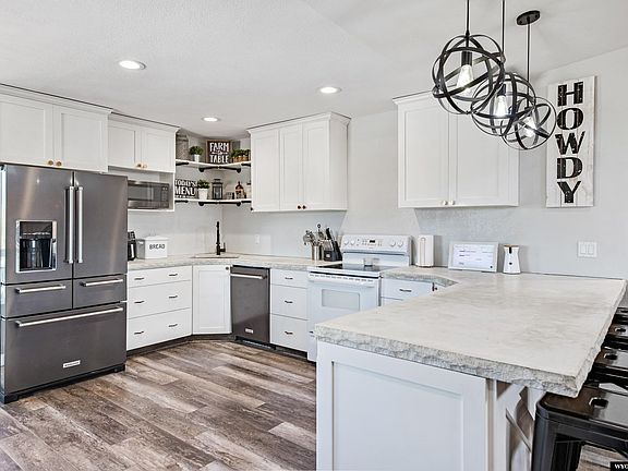 4th image of 128 Kings Ct