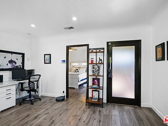 4th image of 750 N Curson Ave