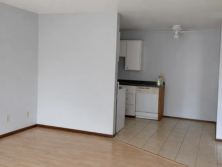 912 21st Ave S #107 — Photo 4