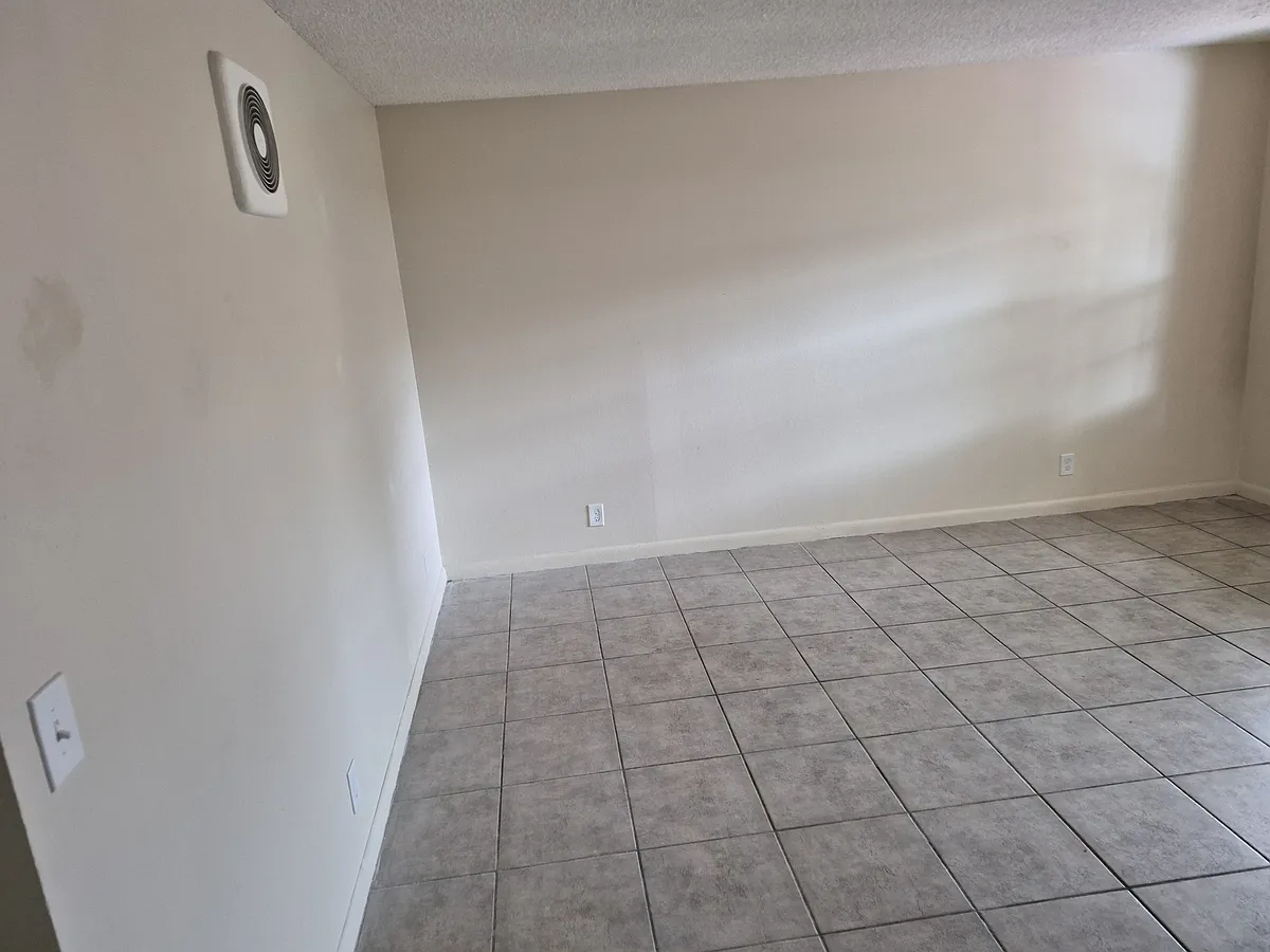 Building Photo - 1753 2nd Ave N #10