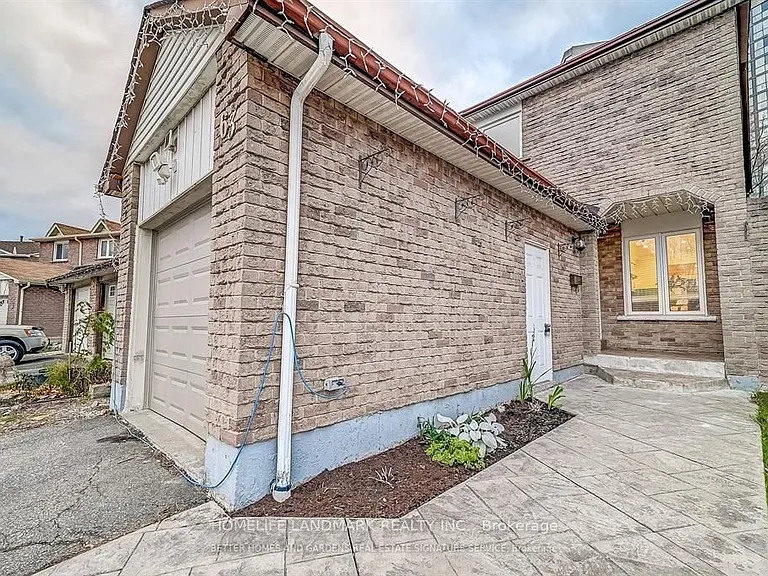 63 Chalfield Ln — Photo 2