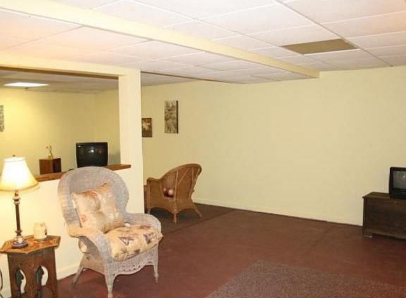 4th image of 6 Kingsley Cir