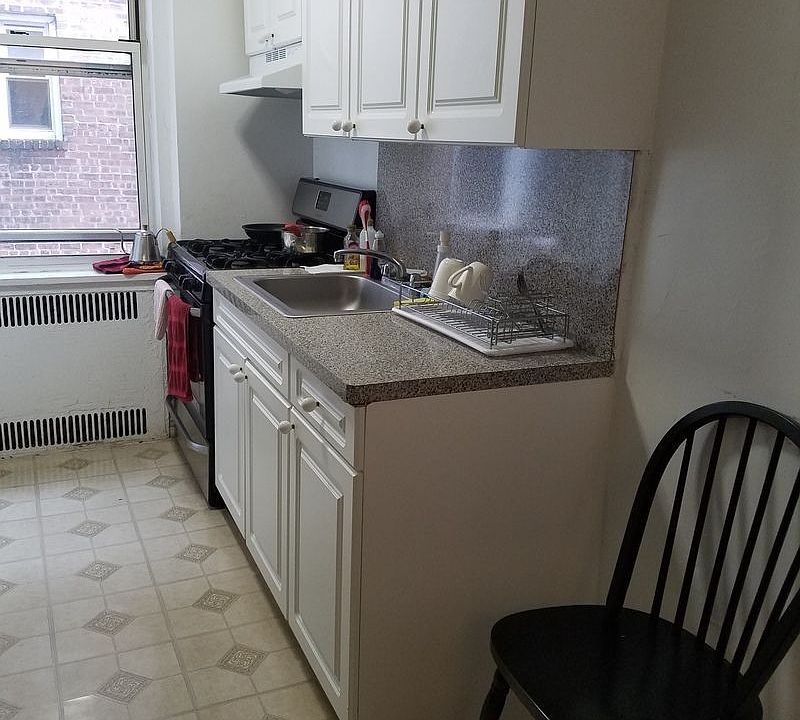 1st image of 4143 39th Pl APT 4L