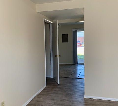 4th image of 521 W Walnut St #521