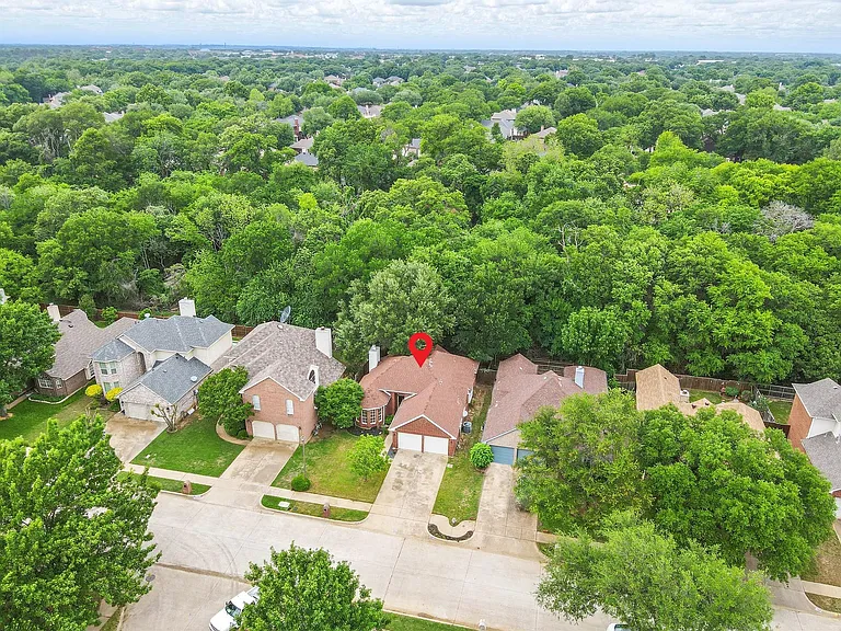 2296 Grandview Dr — Photo 13