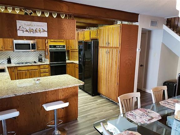 4th image of 2321 Valleywood Dr