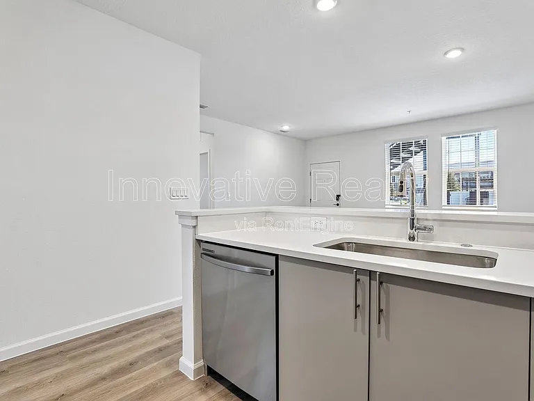 Venture Apartments — Photo 112