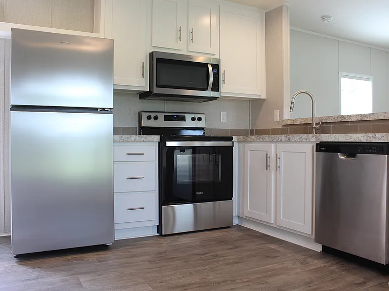 4705 Avenue R — Photo 8