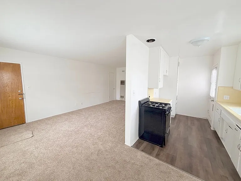 200 E Dryden St — Photo 3