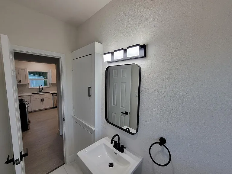 4505 Kress St #A — Photo 7