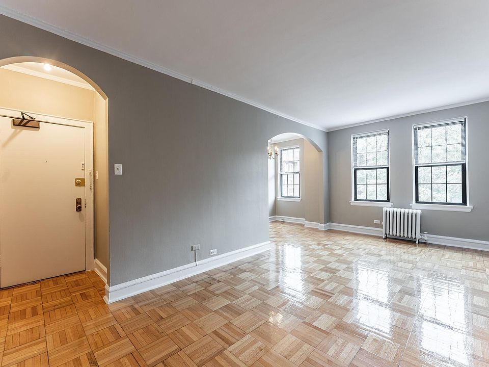 1st image of 1215 W Sherwin Ave #303