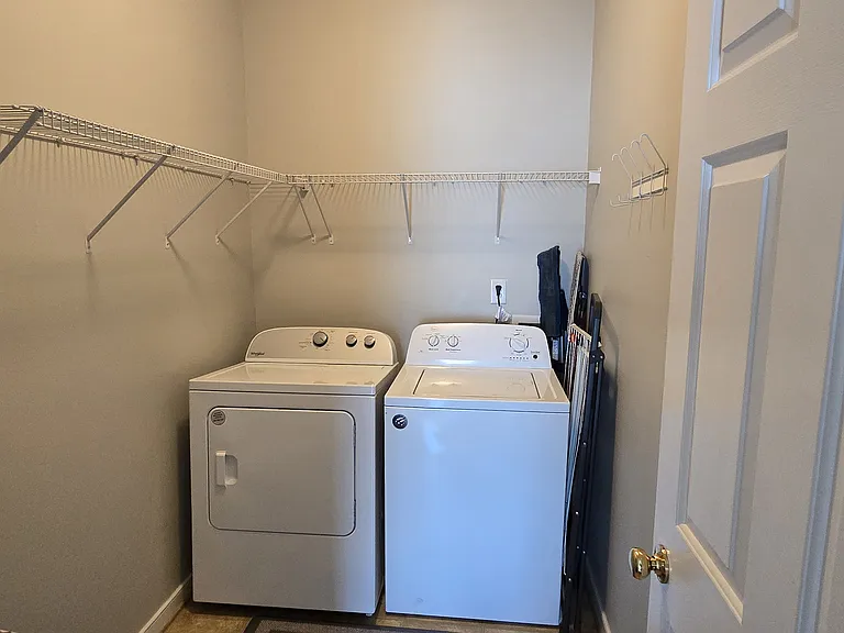 4804 Coachmans Landing Ct — Photo 31