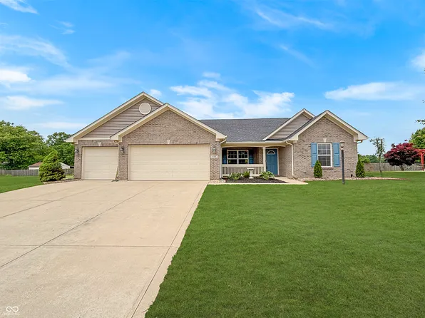 930 Penstock Ct, Avon, IN 46123
