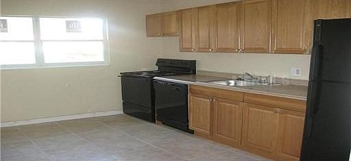 5th image of 3023 W Van Buren Dr
