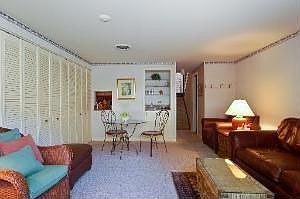 3rd image of 521 W Dickens Ave