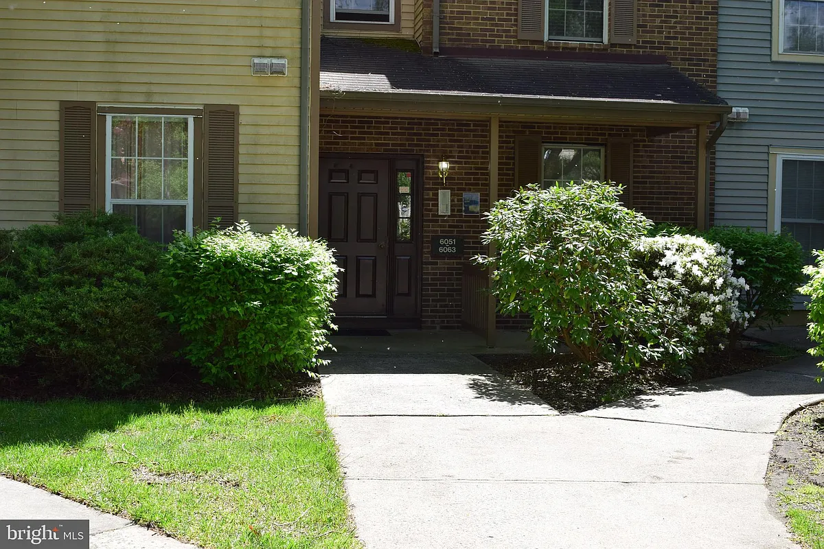 Building Photo - 6062 Cedar Ct