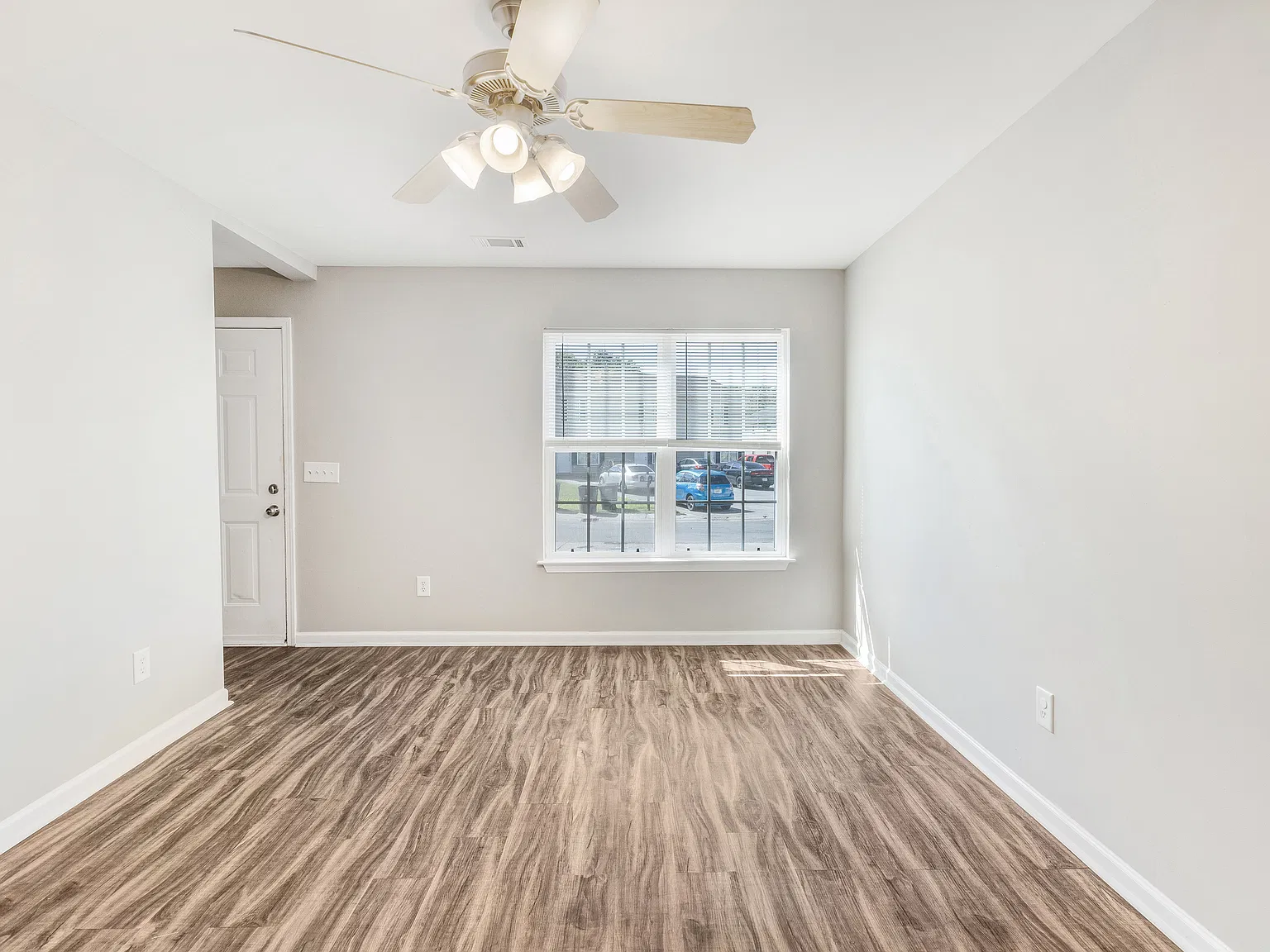 2 bed, 1.5 bath, 1100 sqft, $1,200 — Photo 4