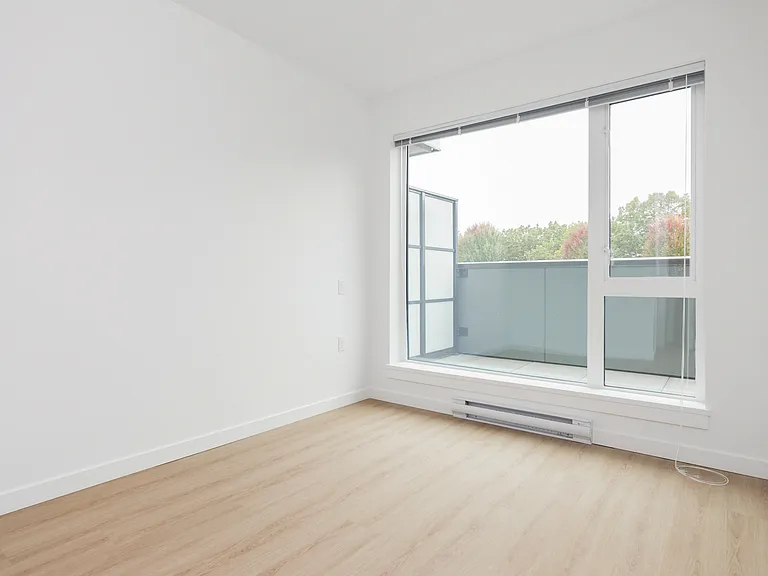 3655 Victoria Dr — Photo 91