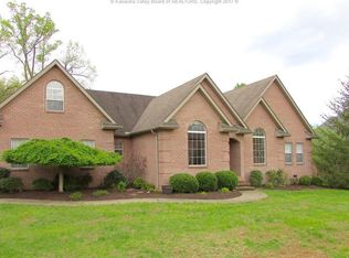 22 Holly Cir, Winfield, WV 25213