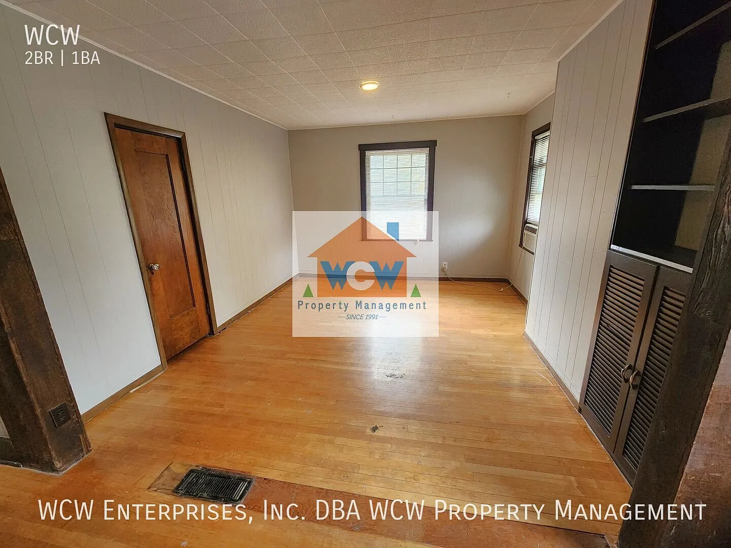 Nice and updated 2BR, 1BTH Apt close to Washburn University — Photo 1