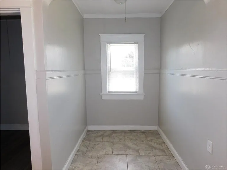 218 W Fairview Ave — Photo 8