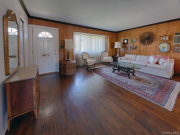 4th image of 51 Eileen Avenue